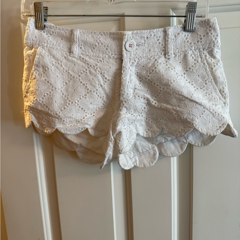 Lily Pulitzer White Lace Scalloped Women Shorts